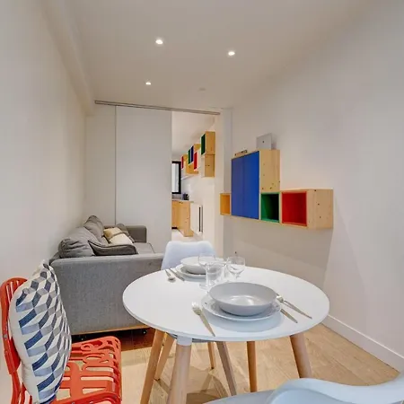 296 Ponceau - Superb In Apartment